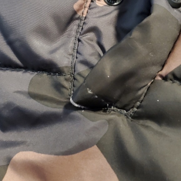 Micheal Kors Boys size 7 winter coat. - Picture 5 of 5